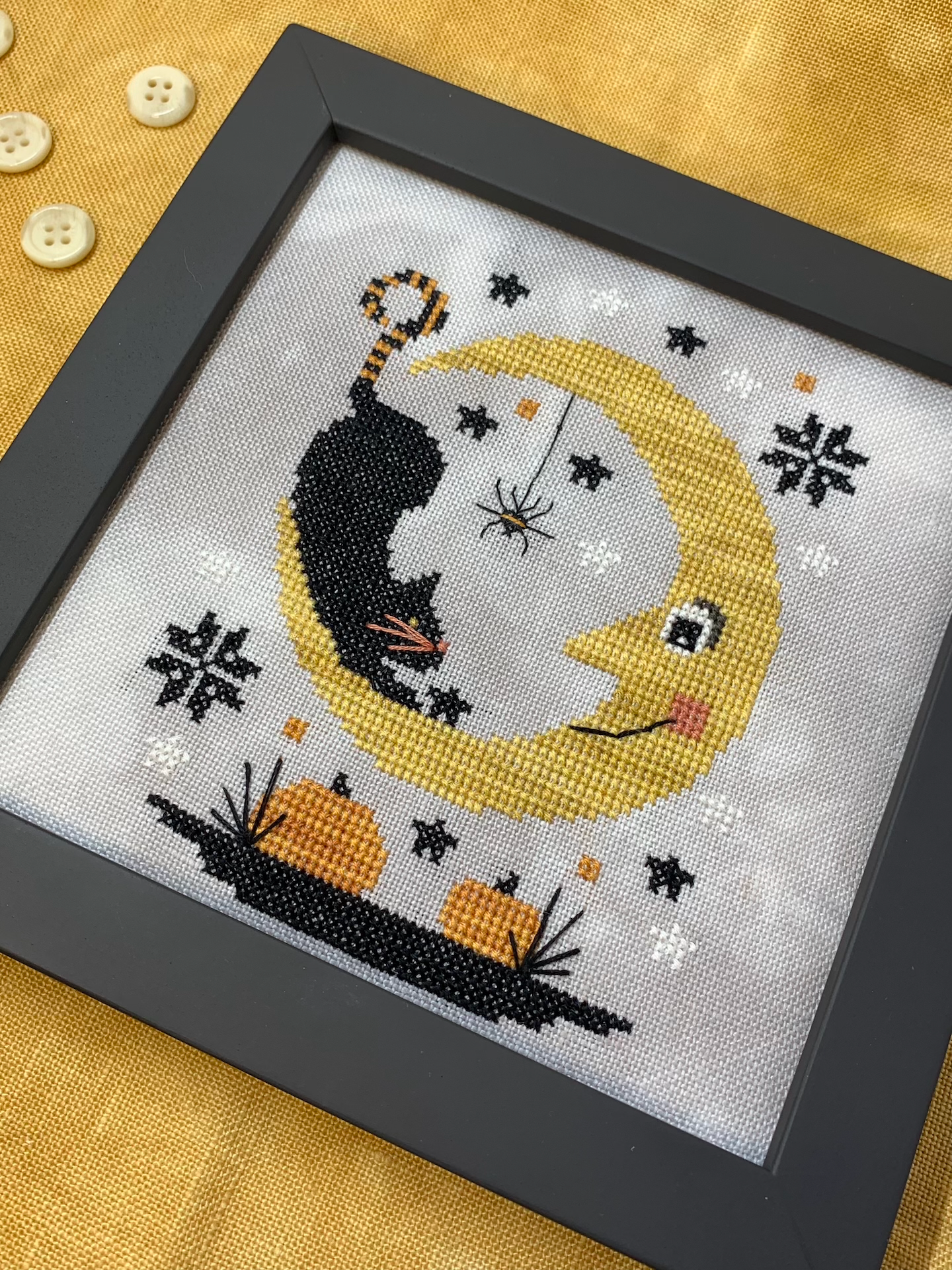 Halloween Moon - Stitches by Ethel