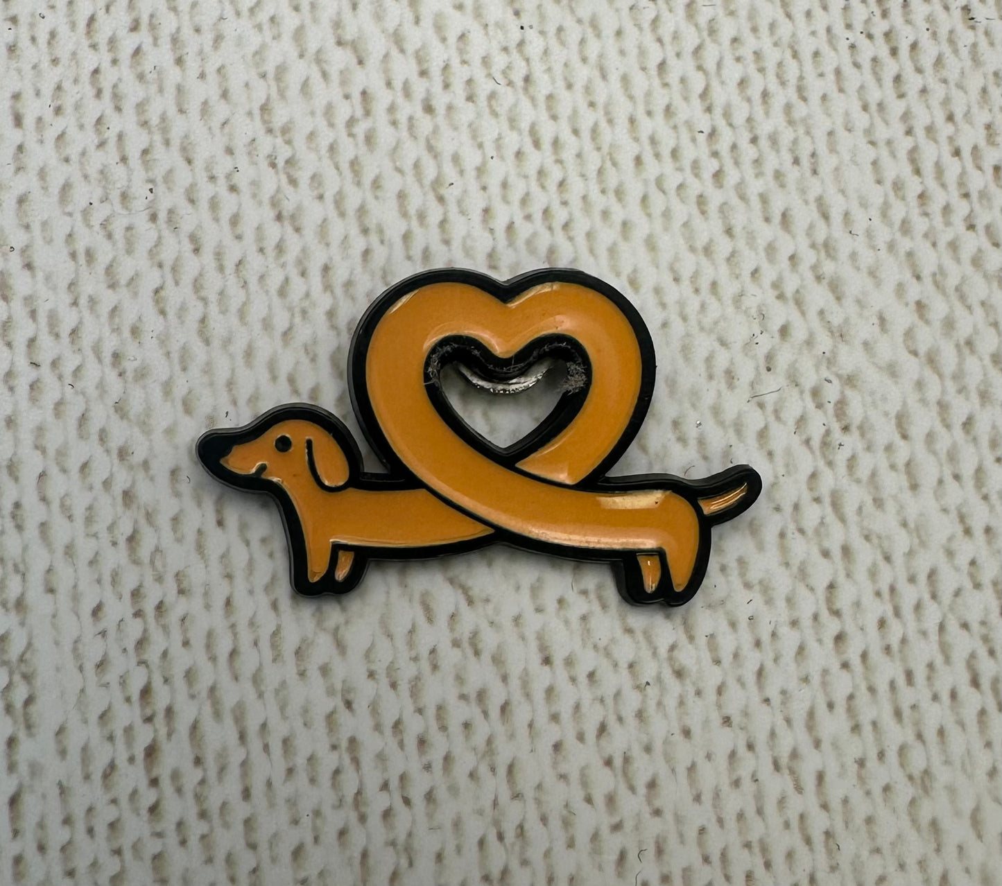 Dachshund Love Needle Minder