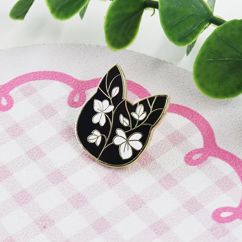 Black Cat Floral Needleminder