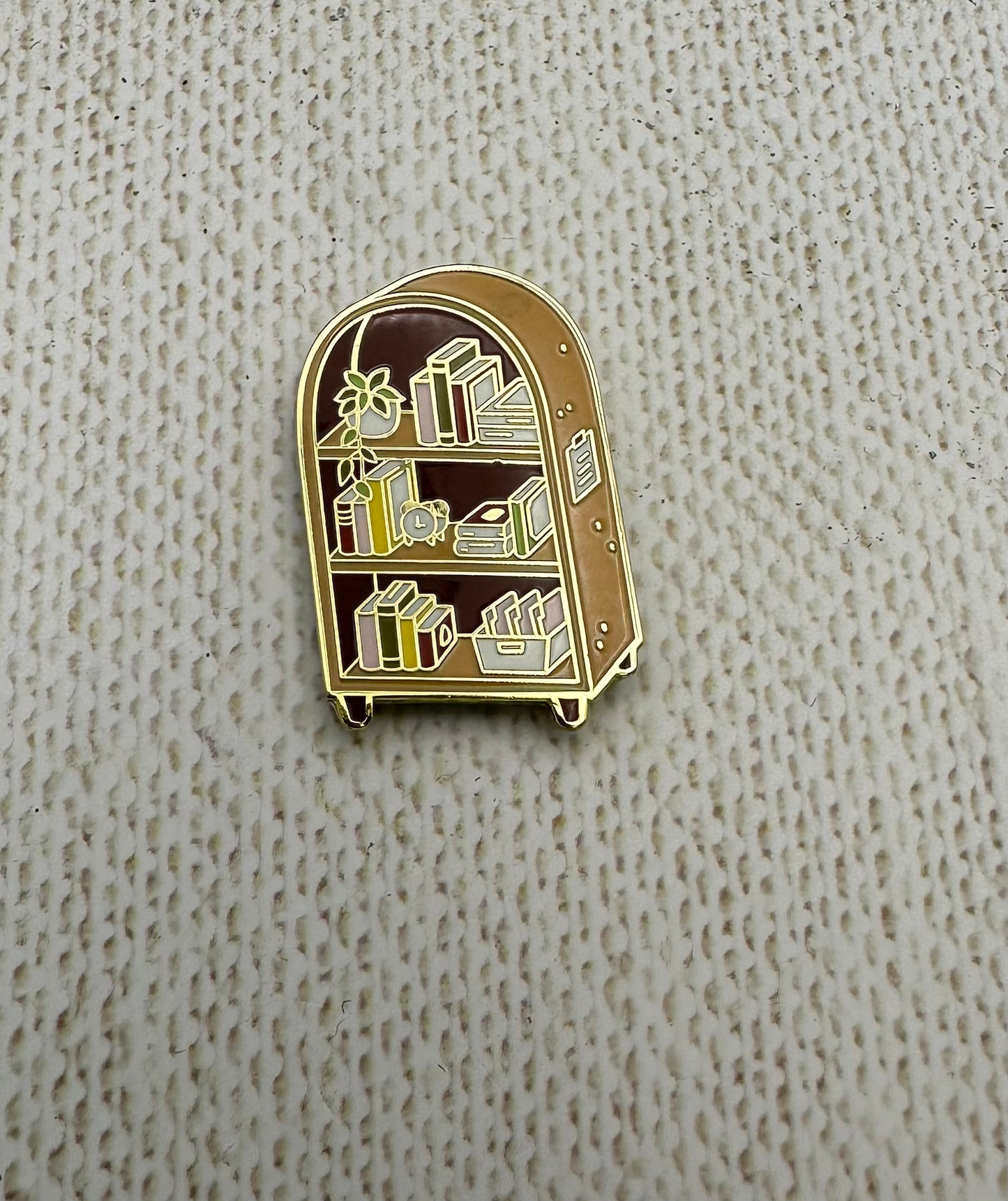 Bookshelf Needle Minder