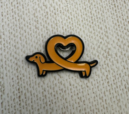 Dachshund Love Needle Minder