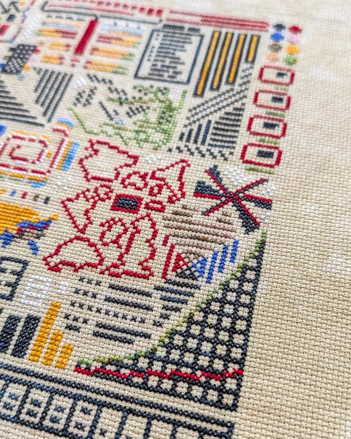Data Portraits in Paris Deux - Shaded Stitchery