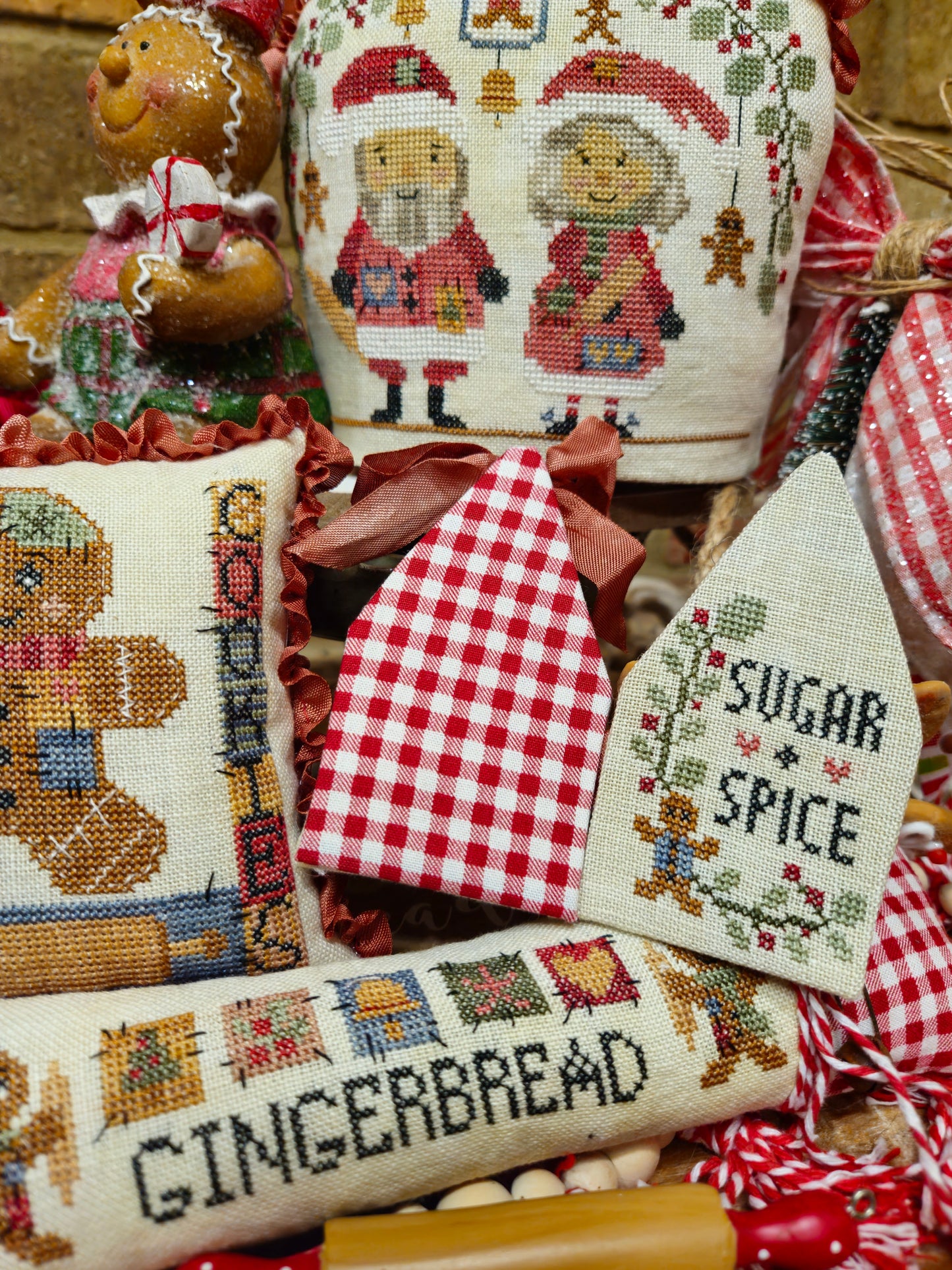 Gingerbread Thieves - Quaint Rose Needlearts