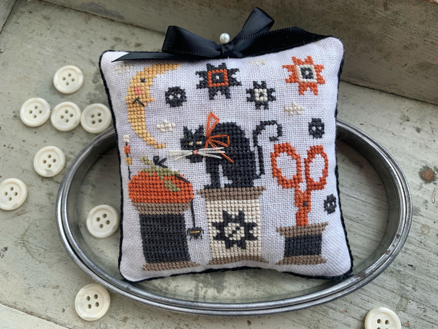Halloween Spools Pinkeep - Stitches by Ethel