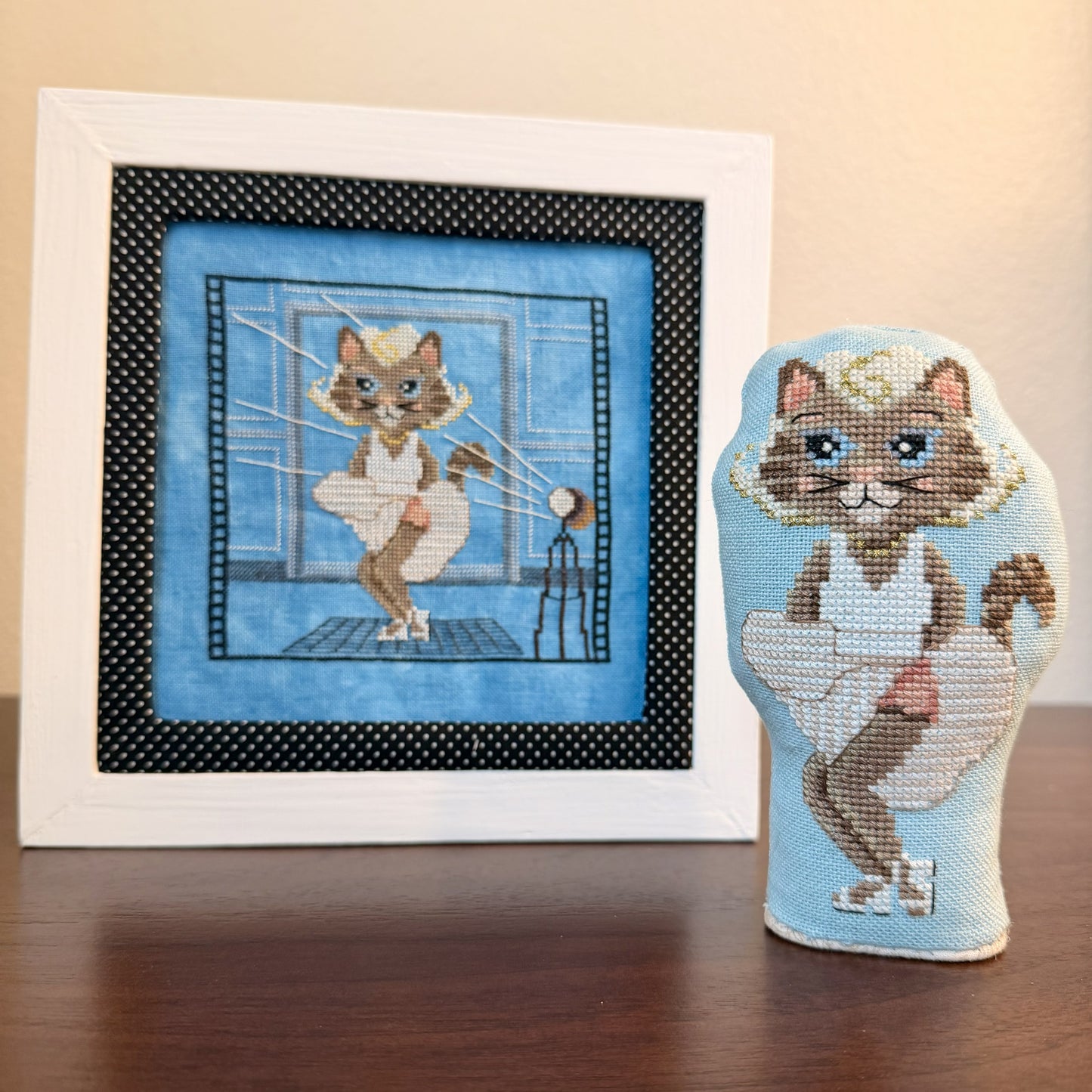 Marilyn Meowroe - December Stitches