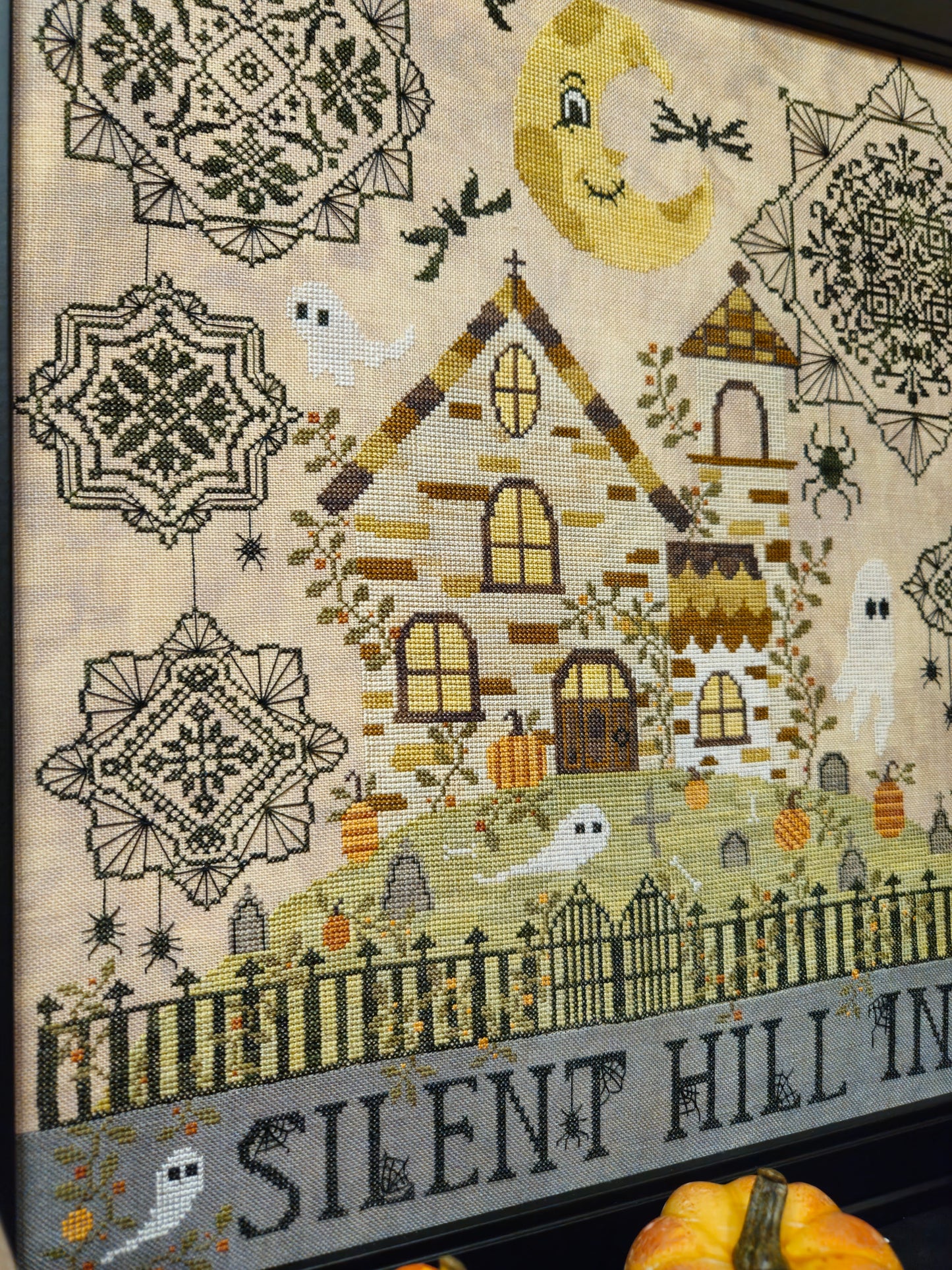 Silent Hill Inn - Quaint Rose Needlearts