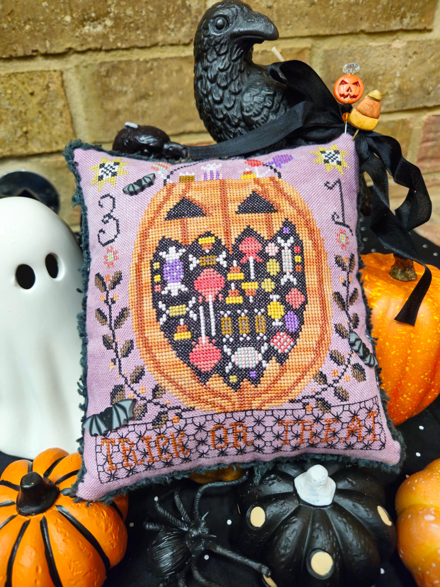 Trick or Treat - Quaint Rose Needlearts